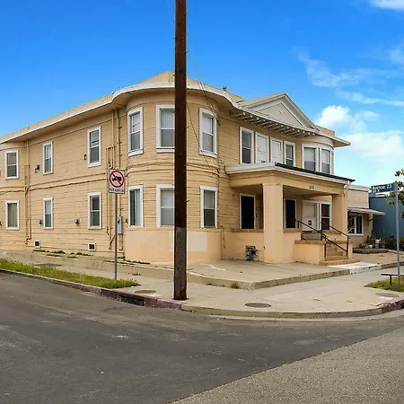 Pads On Pasadena Ave-3
